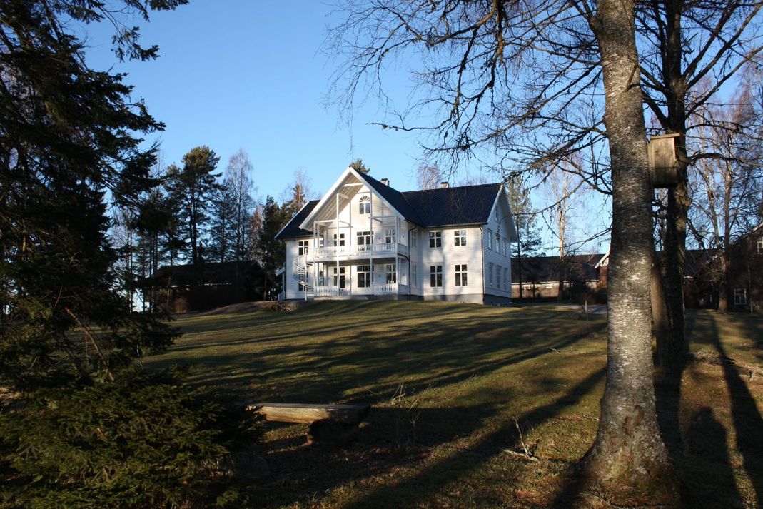 Nytt hvitt vaningshus i Akershus